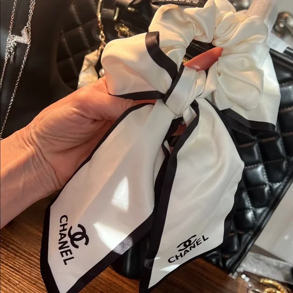 Cream and Black Silk Logo Bow Scrunchie - Picture 6 of 6